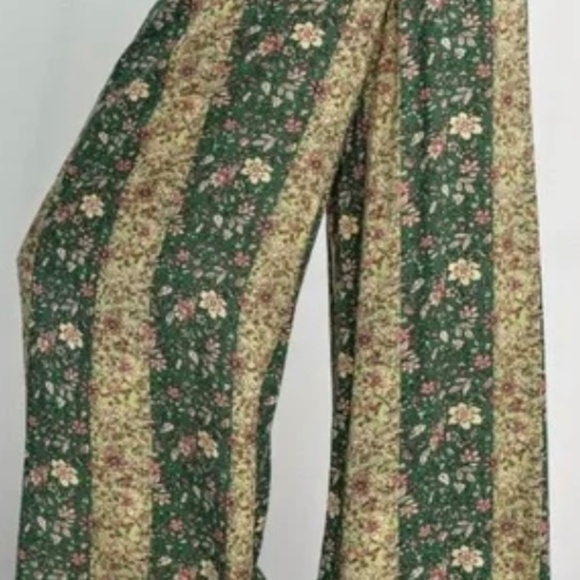 Easel Green Floral Printed Rayon Gauze Wide Leg Pant and Top Matching Set - Picture 8 of 8
